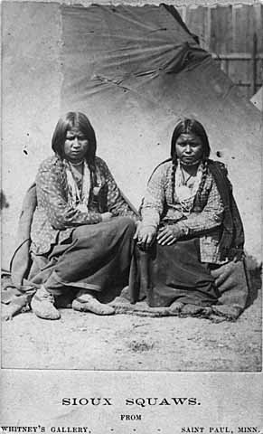 2 Dakota women 1862